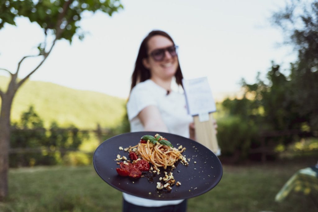 Spaghetto alla chitarra Senatore Cappelli con pomodorini ciliegino, noci e limone